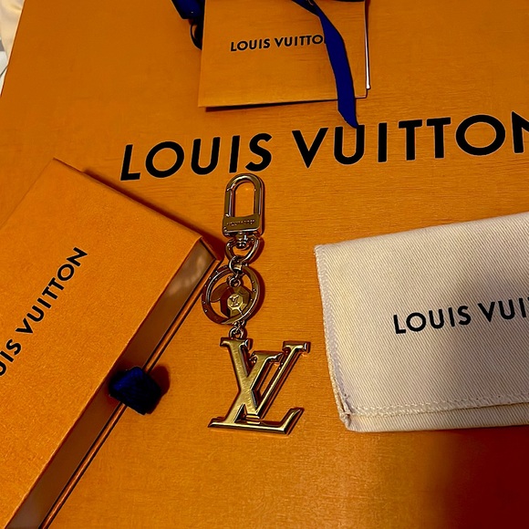 SOLD🚨AUTHENTIC Louis Vuitton gold bag charm/keychain - Picture 4 of 11